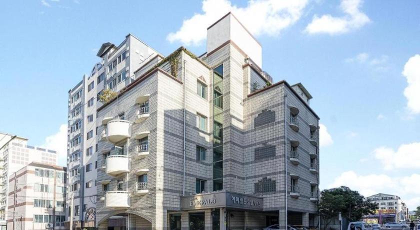 Emerald Ace Hotel Jeju Exterior foto