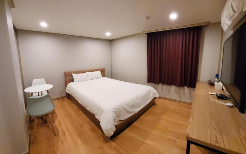 Emerald Ace Hotel Jeju Exterior foto