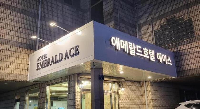 Emerald Ace Hotel Jeju Exterior foto