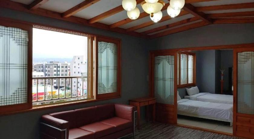 Emerald Ace Hotel Jeju Exterior foto