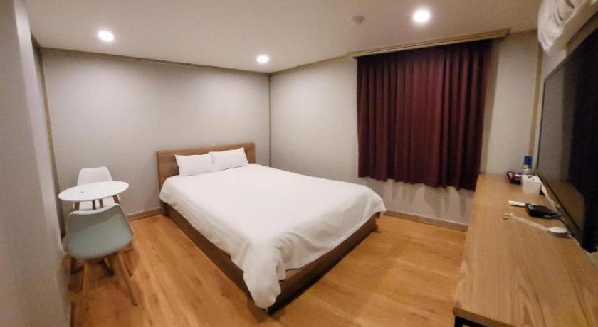 Emerald Ace Hotel Jeju Exterior foto