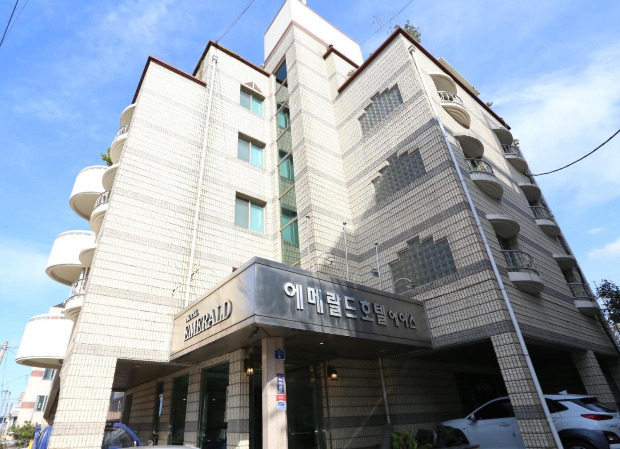 Emerald Ace Hotel Jeju Exterior foto